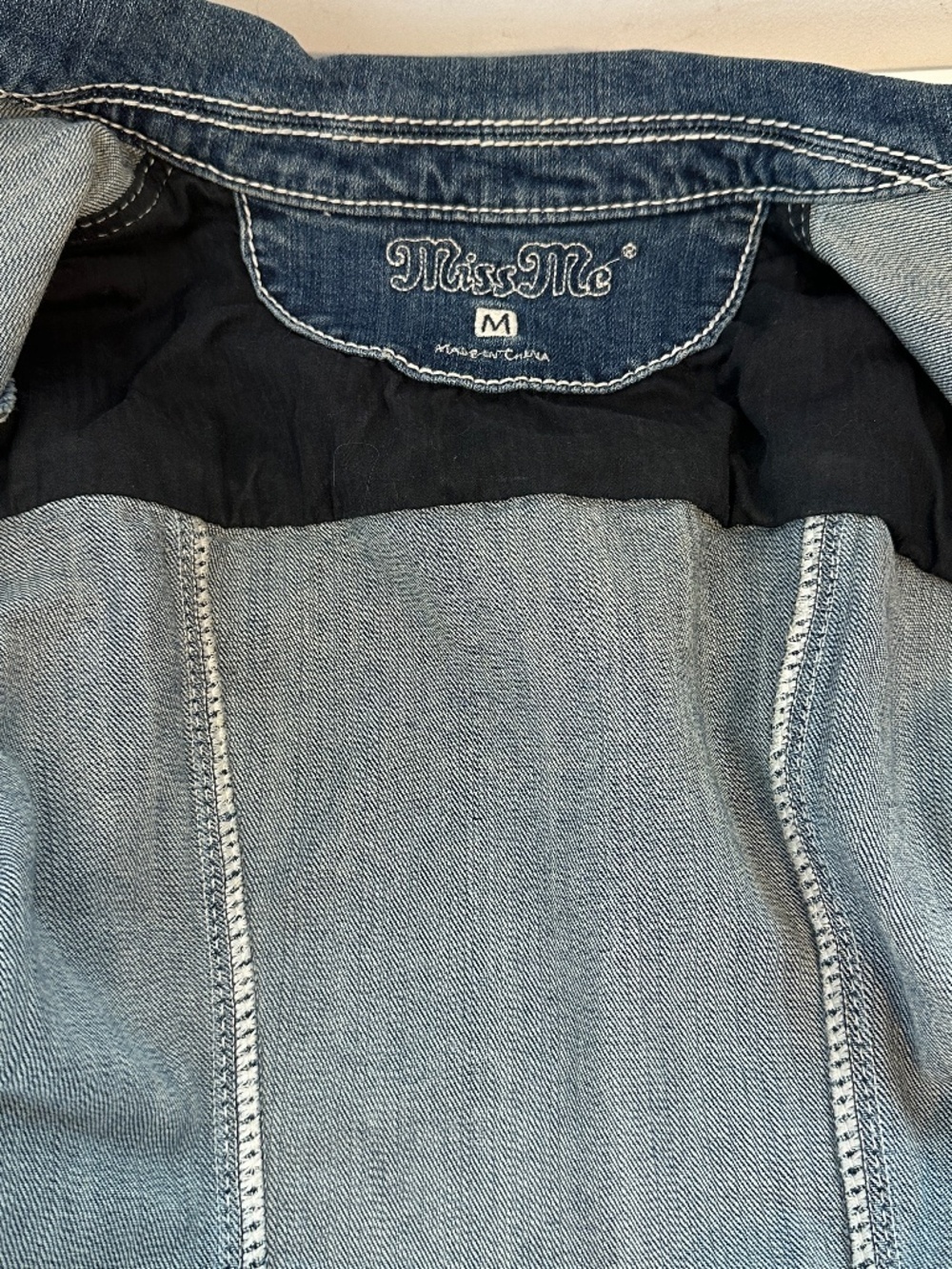 Miss Me Jacket Women's Sz M Blue Denim Embroidered Jean Cropped Coat - Picture 13 of 16